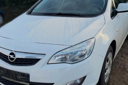 Opel Astra 178.000 km 2.999 &euro; Köln (Ostheim) 51107