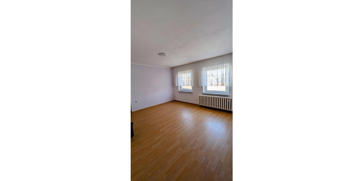 Einfamilienhaus Sondershausen - 8 Zimmer, 201 m&sup2;, 1.200&euro; | Angebot:26147519
