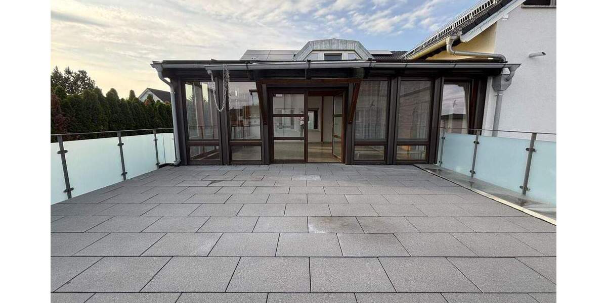 Modernes Wohnen -- ca. 230 qm auf einer Etage! 5 zimmer