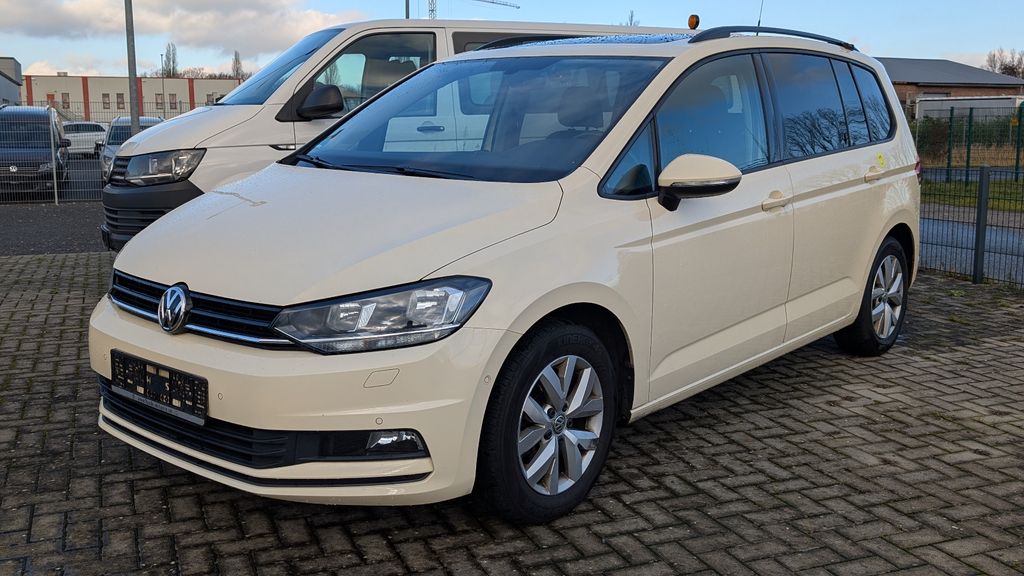 VW Touran 281.255 km 9.490 &euro; Kalkar 47546