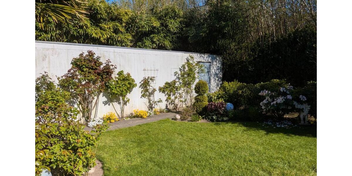 Erdgeschoßwohnung Heide - 4 Zimmer, 86 m&sup2;, 900&euro; | Angebot:26395598