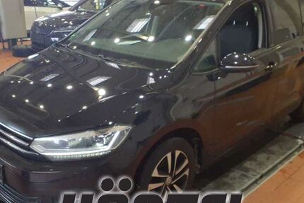 VW Touran 82.200 km 23.400 &euro; Osnabrück 49084