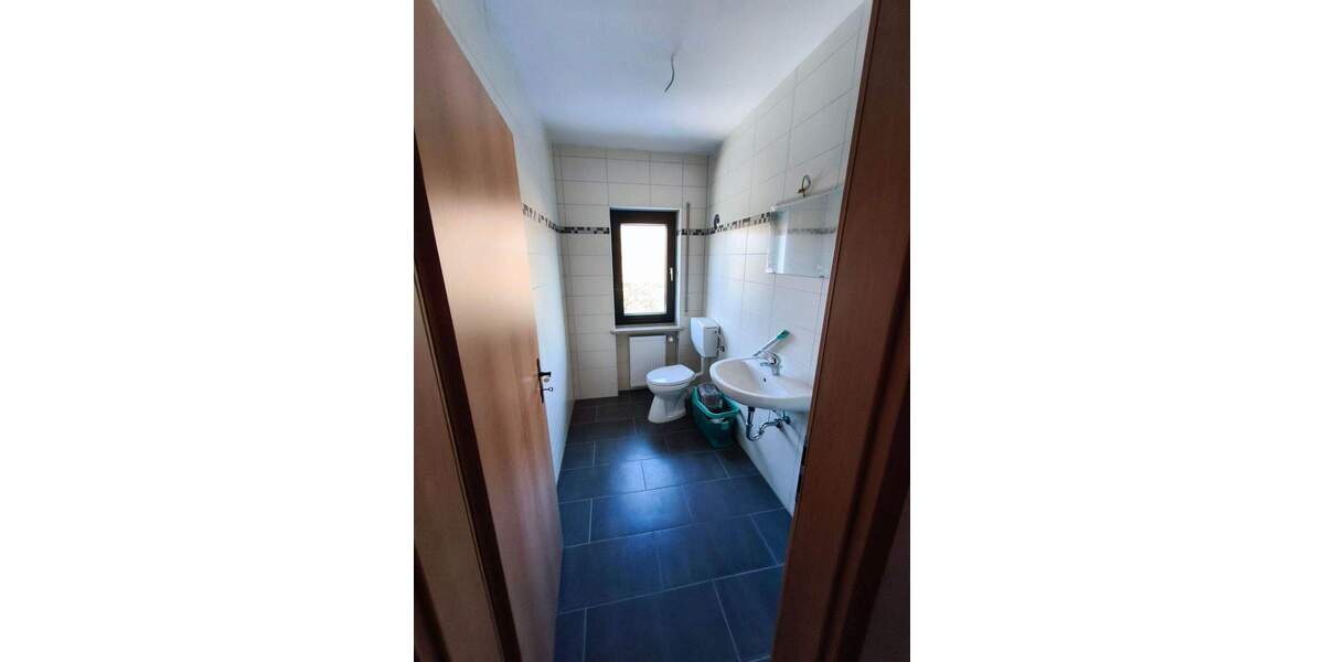 Etagenwohnung Neunkirchen a.Brand Ermreuth - 3 Zimmer, 125 m&sup2;, 1.000&euro; | Angebot:26471152