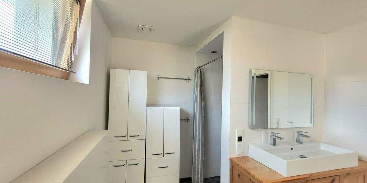 Einfamilienhaus Darmstadt OT Eberstadt Eberstadt - 6 Zimmer, 240 m&sup2;, 3.500&euro; | Angebot:25176969