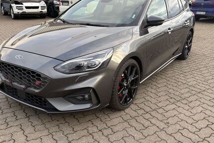 Ford Focus 198.000 km 13.700 &euro; Salzgitter 38229