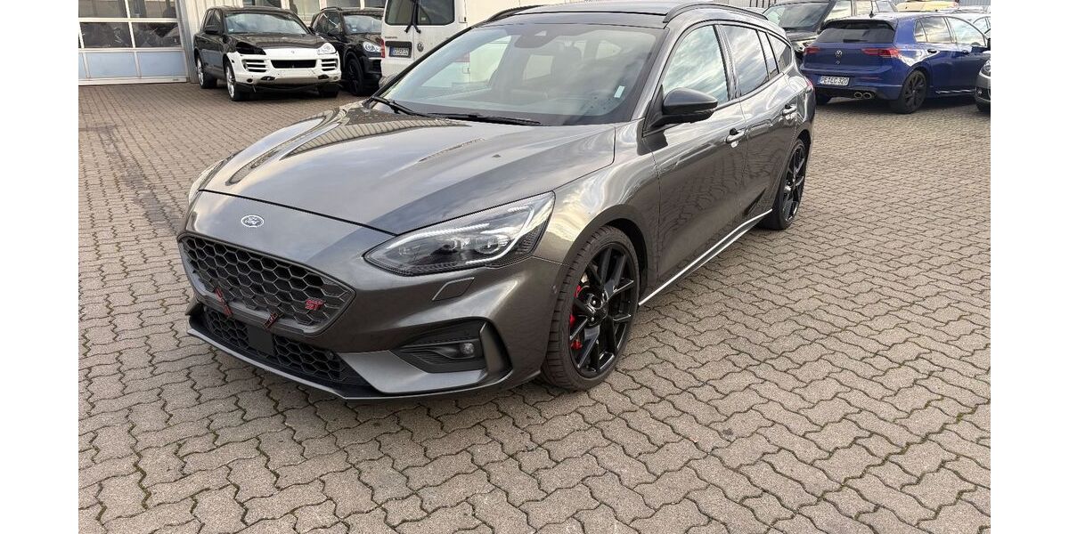 Ford Focus 198.000 km 13.990 &euro; Salzgitter 38229