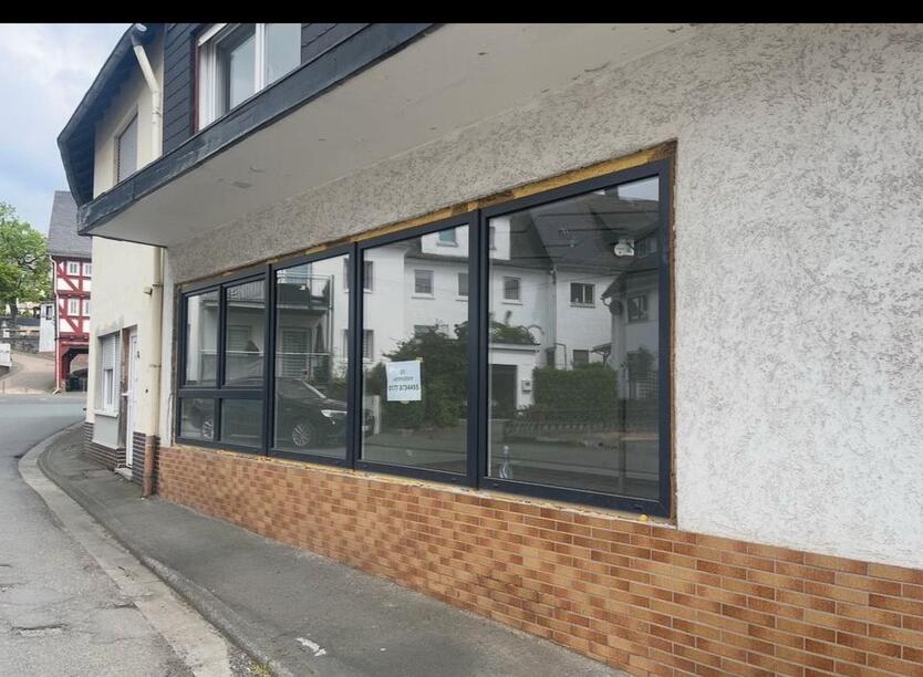 Haus mit 2 Wohnungen und 2 Läden zu verkaufen in Herborn Seelbach