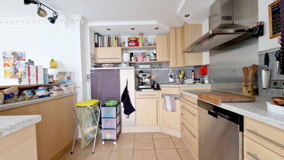 Moderne Wohnung mit Dachterrasse in einem Vierfamilienhaus. 3 zimmer