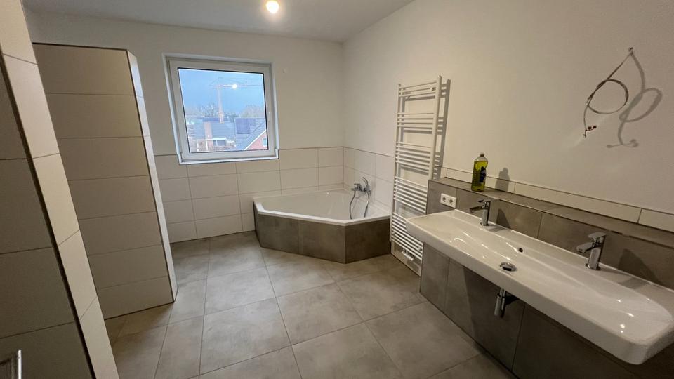 Dachgeschoßwohnung Edewecht - 5 Zimmer, 158 m&sup2;, 1.820&euro; | Angebot:25305525