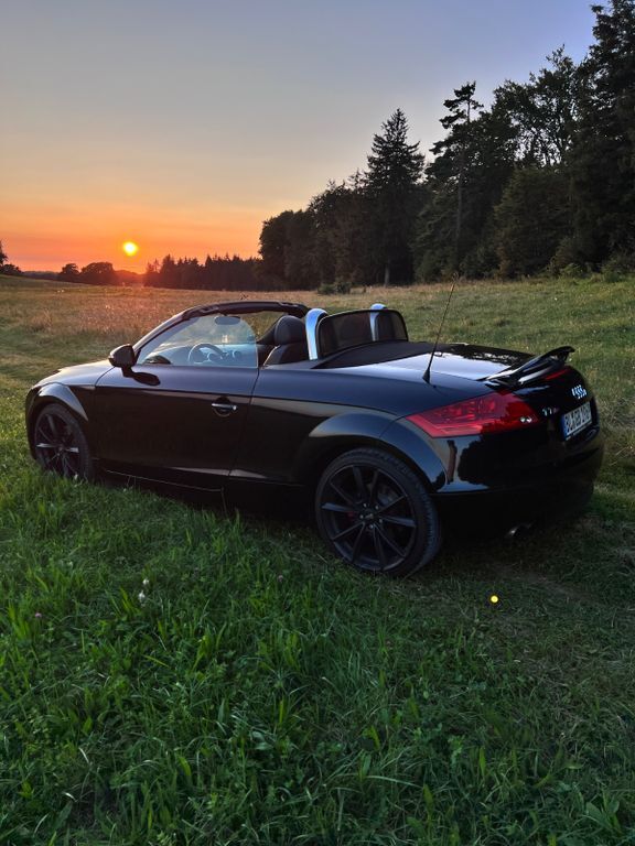 TT