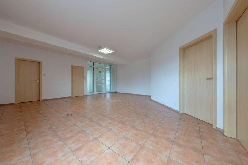 Moderne ca. 89 m² große Bürofläche in verkehrsgünstiger Lage von Südkirchen zimmer