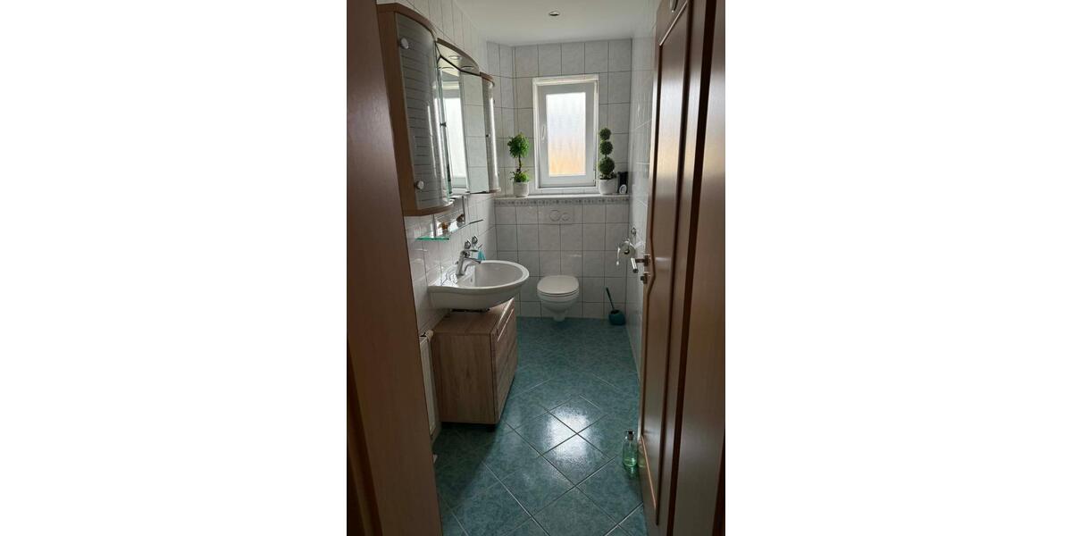 Erdgeschoßwohnung Hengersberg - 3 Zimmer, 90 m&sup2;, 680&euro; | Angebot:25460257