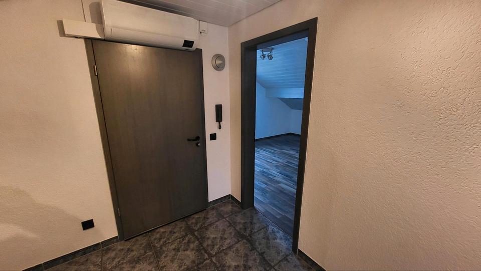 Dachgeschoßwohnung Schwieberdingen - 3.5 Zimmer, 76 m&sup2;, 299.000&euro; | Angebot:24762155