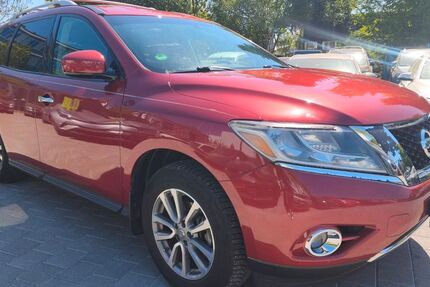 Nissan Pathfinder 195.131 km 4.999 &euro; Fellbach 70736