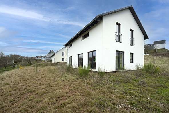 Haus zum Kaufen in Kröppen 350.000 € 264.82 m²