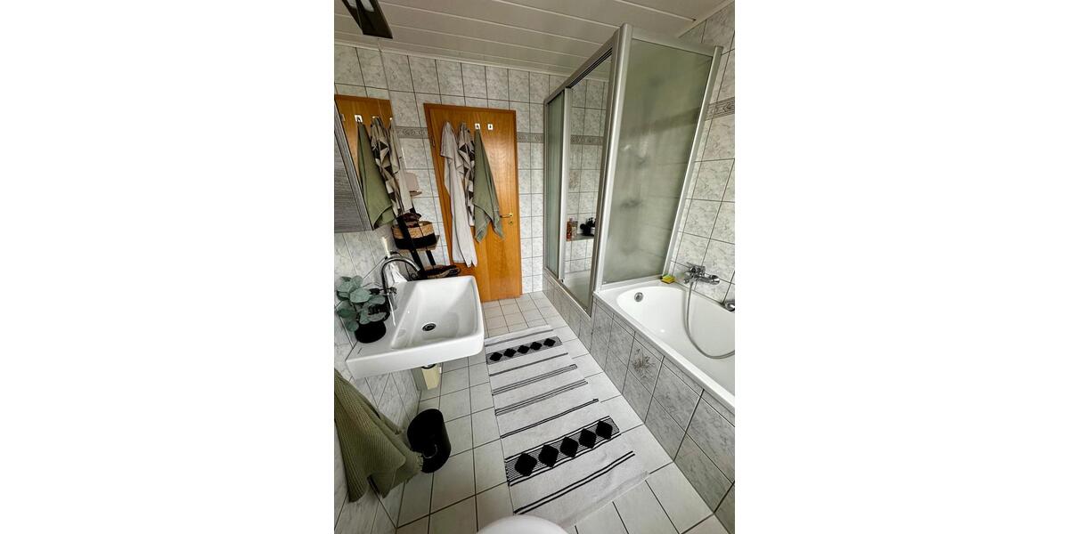 Dachgeschoßwohnung Wachtberg - 4 Zimmer, 106 m&sup2;, 990&euro; | Angebot:26326976