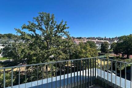 Wohnung Stuttgart Untertürkheim - 3 Zimmer, 118 m&sup2;, 2.190&euro; | Angebot:23533429