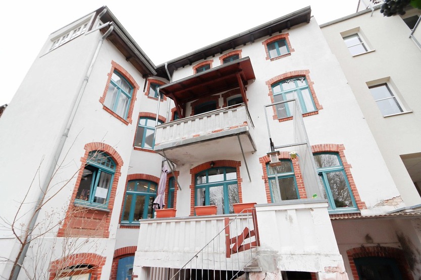 Unweit der Hochschule Anhalt - Mehrfamilienhaus - Schön gelegen 15 zimmer