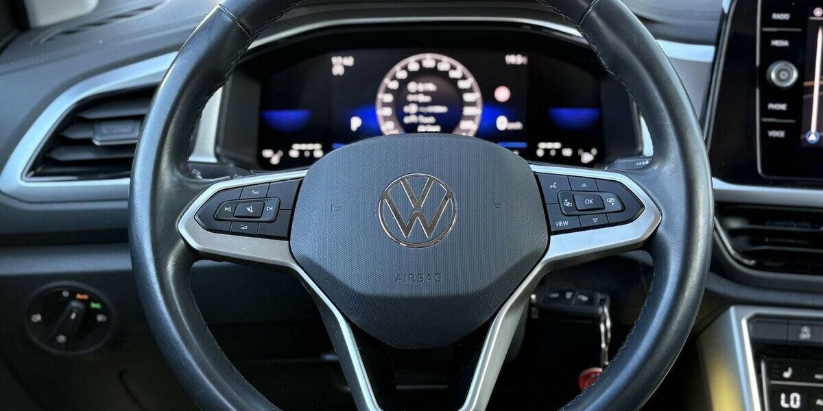 VW T-Roc 1.5 TSI Life CARPLAY/NAVI/SPURHALT/SHZ/DAB 52.096 km 19.800 &euro; Villingen-Schwenningen 78054