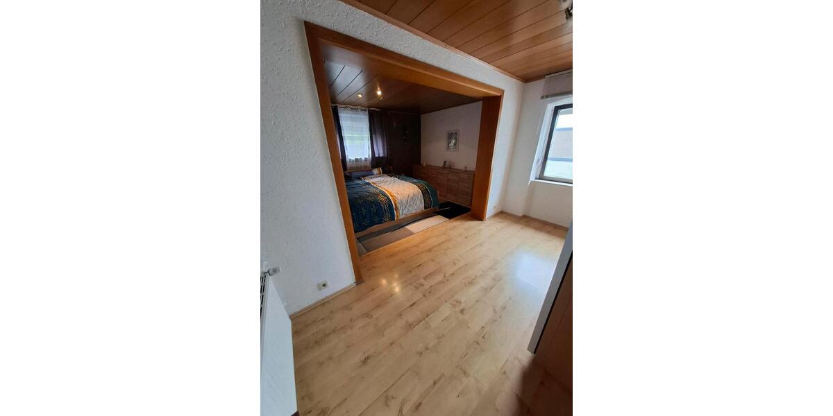 Einfamilienhaus Ochtendung - 6 Zimmer, 133 m&sup2;, 200.000&euro; | Angebot:24611703
