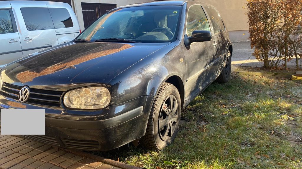 VW Golf 247.000 km 800 &euro; Schönberg 08393