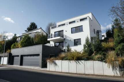 Haus zum Kaufen in Erlabrunn 1.691.717 € 290 m² 10 zimmer