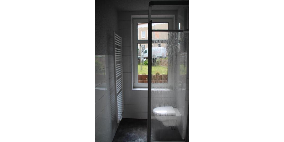 Sanierte 2-Zimmer-Wohnung mit off. Küche und EBK - Stellplatz 2 zimmer