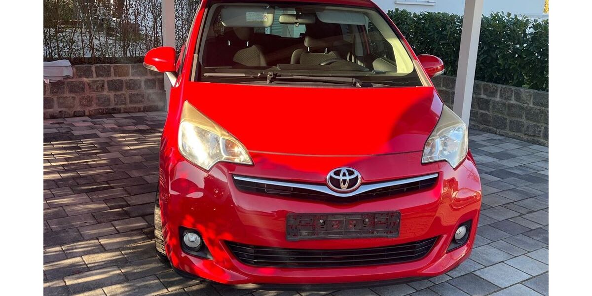 Toyota Verso-S 86.000 km 7.380 &euro; Bad Doberan 18209