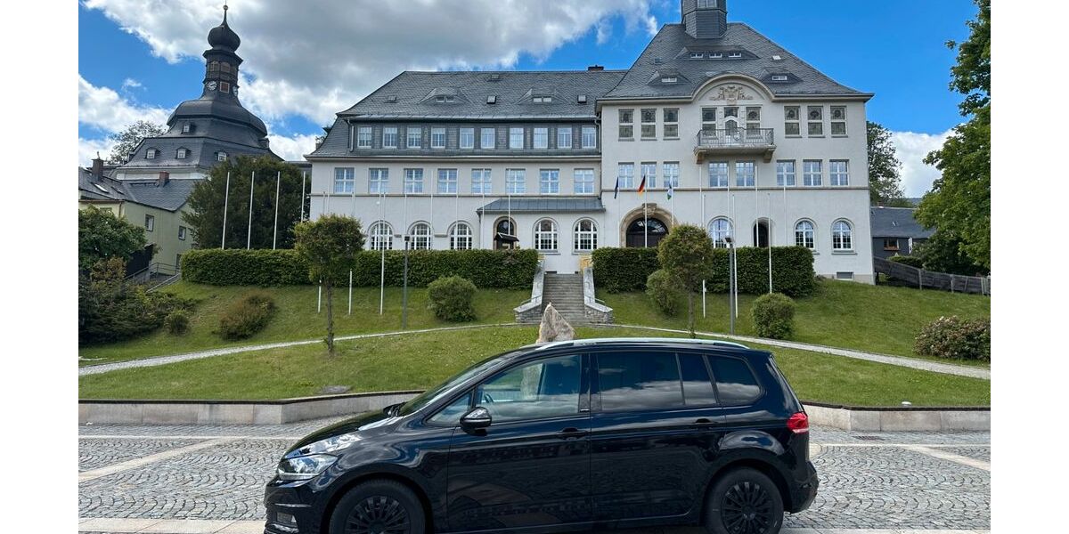 VW Touran 129.000 km 19.999 &euro; Zwota 08267