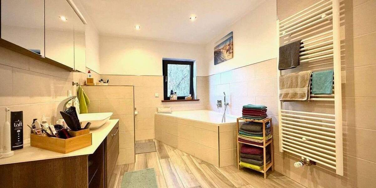 Mehrfamilienhaus, Wohnhaus Schönecken - 3 Zimmer, 134 m&sup2;, 289.000&euro; | Angebot:26874899
