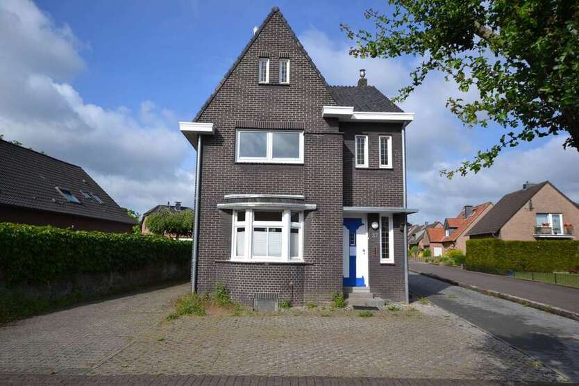 Haus zum Kaufen in Straelen 220.000 € 125 m²