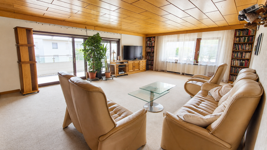Provisionsfrei* Zweifamilienhaus mit 231 m², Ausbaupotenzial & Doppelgarage — provisionsfrei in Keltern-Weiler - Mehrfamilienhaus, Wohnhaus Keltern | Angebot:27113628