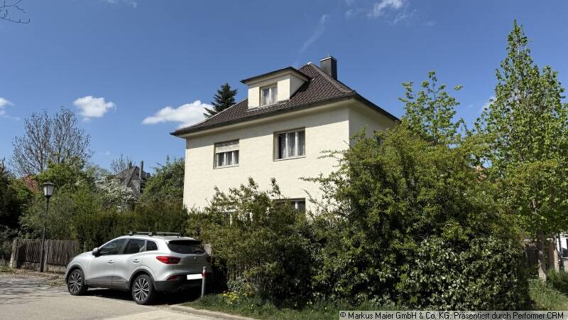 Sanierungsbedürftiges Zweifamilienhaus mit viel Platz für neue Ideen! 6 zimmer