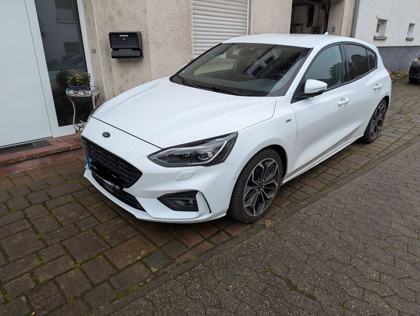 Ford Focus 83.000 km 14.900 € Blieskastel 66440