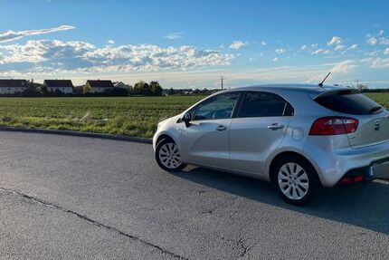 Kia Rio 90.400 km 6.600 € München 81737