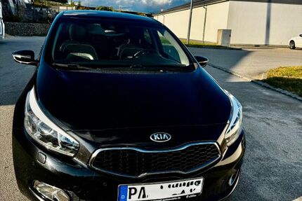 Kia ceed / Ceed 114.000 km 8.200 &euro; Salzweg 94121