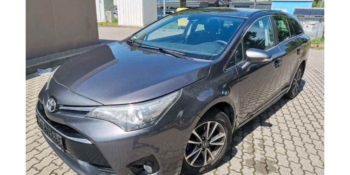 Toyota Avensis 260.900 km 7.021 &euro; Bernburg / Saale 06406