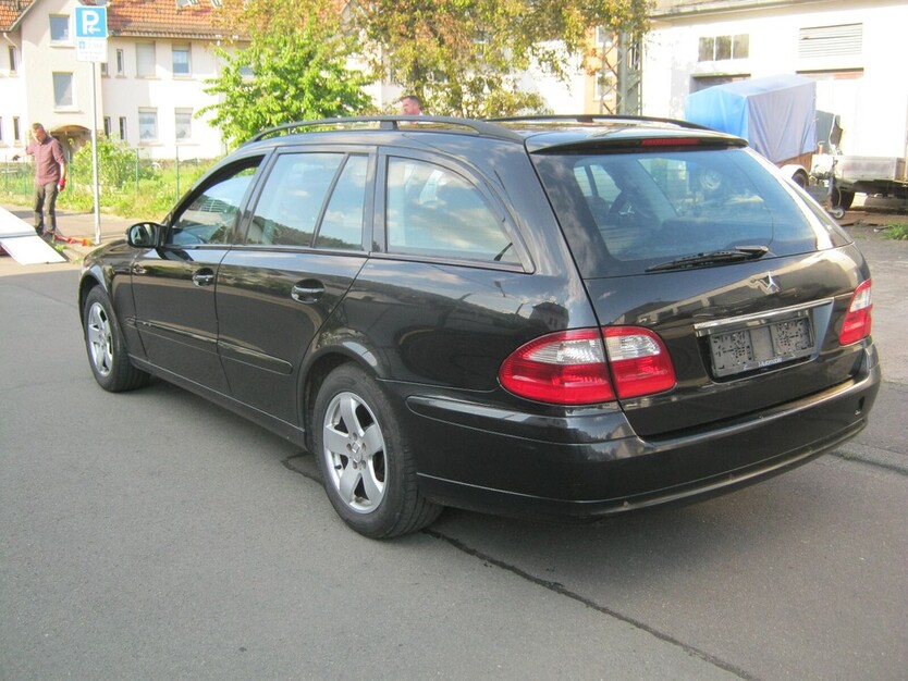 Mercedes-Benz E 220 CDI 288.000 km 1.999 € Bergneustadt 51702