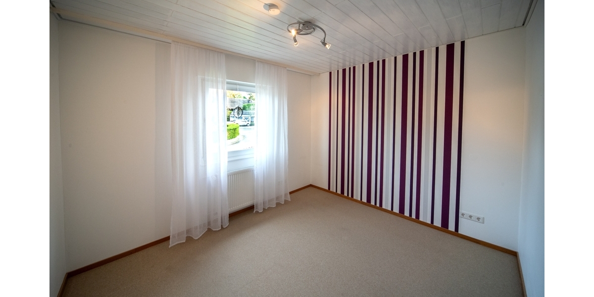 Charmantes Zweifamilienhaus mit gepflegtem Garten – Viel Platz, ruhige Lage in idyllischer Waldnähe 7 zimmer