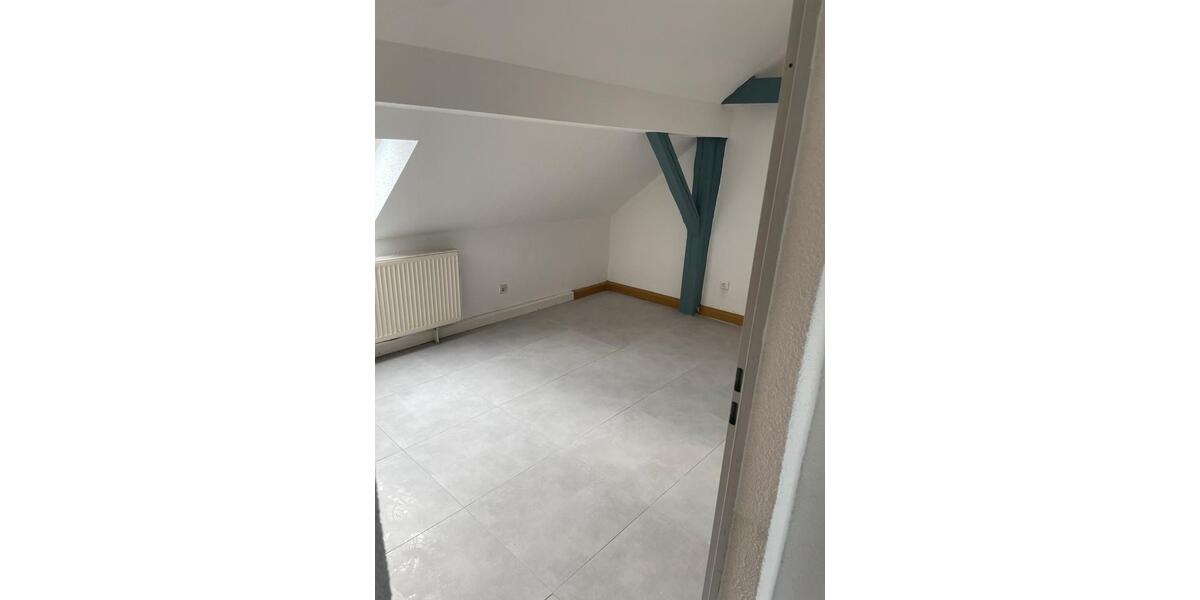 Dachgeschoßwohnung Dessau-Roßlau Dessau - 3 Zimmer, 75 m&sup2;, 480&euro; | Angebot:26505043