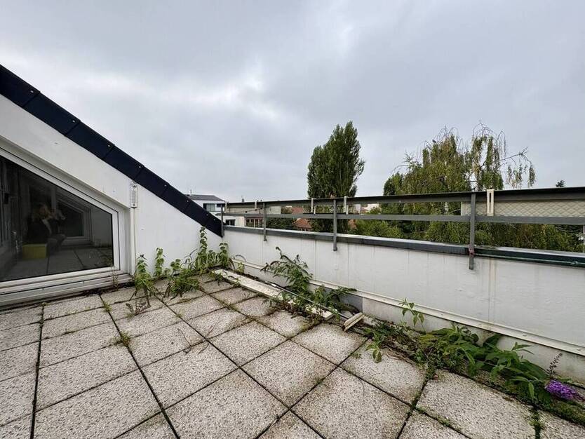 Umfassend sanierte 3-Zimmer-Wohnung mit Balkon in Düsseldorf-Niederkassel