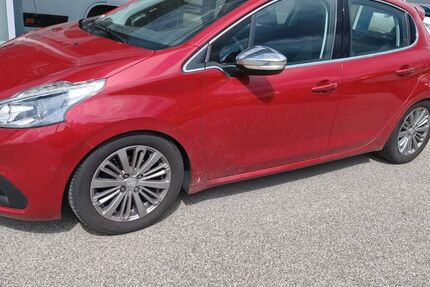 Peugeot 208 153.000 km 5.990 &euro; Nürnberg 90431