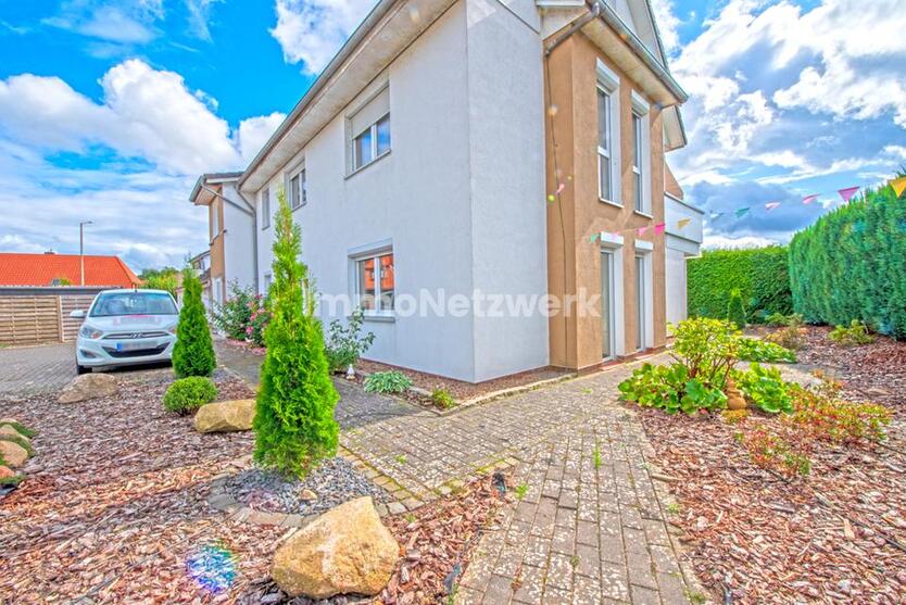 Moderne 3-Zimmer-Erdgeschosswohnung mit Einbauküche und Garten in Syke-Barrien zimmer