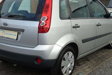 Ford Fiesta 218.000 km 2.200 € SAULHEIM 55291