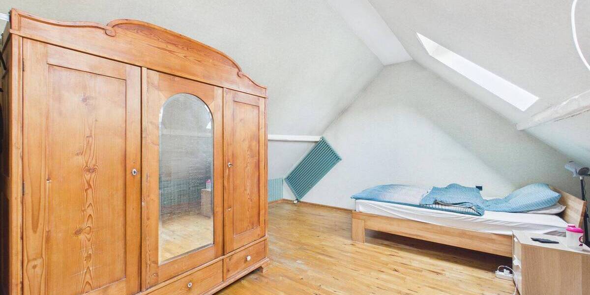 Mehrfamilienhaus, Wohnhaus Netphen Deuz - 9 Zimmer, 218 m&sup2;, 235.000&euro; | Angebot:26438700