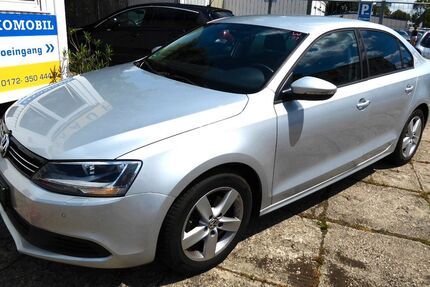 VW Jetta 59.804 km 9.900 &euro; Dresden 01237