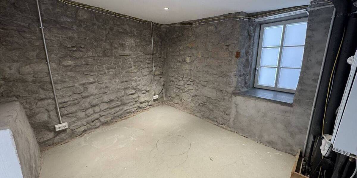 Einfamilienhaus Weinheim - 7 Zimmer, 196 m&sup2;, 2.995&euro; | Angebot:26833737
