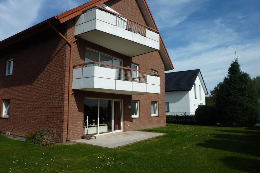 Schöne 2 ZKB Etagenwohnung + Balkon + G-WC + Garage