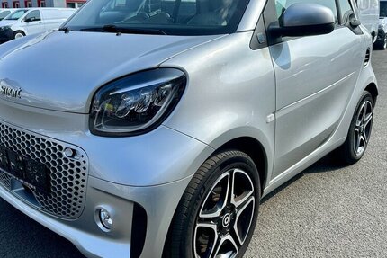 Smart EQ fortwo electric drive EQ LED Kamera Glasdach Ex 23.272 km 13.900 &euro; Mainz 55122