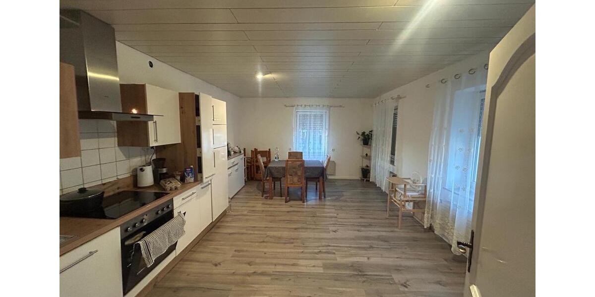 Etagenwohnung Eiterfeld - 4 Zimmer, 110 m&sup2;, 790&euro; | Angebot:24899297
